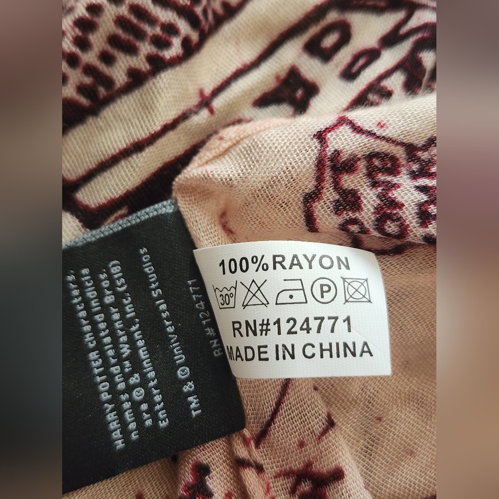 The Wizarding World of HARRY POTTER The Marauder's Map Scarf - Picture 5 of 5